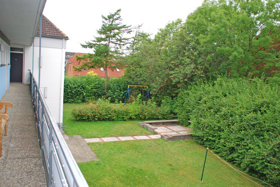 Ferienwohnung in Kellenhusen - Haus Sommerland DG 2 - Ausblick auf den schönen großen Garten