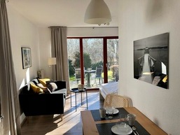 Ferienwohnung "Klaus St&ouml;rtebeker" mit Sonnenterrasse & Garten zwischen Strand, Wald und Wiese!