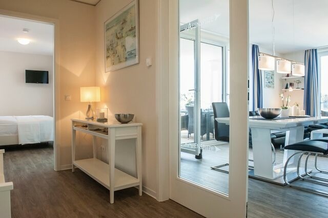 Ferienwohnung in Eckernförde - Apartment 9 "Am alten Leuchtturm", Blickrichtung Innenstadt, Binnenhafen West, seitlicher Meerblick, Hafenspitze - Bild 20