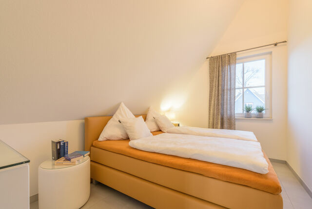 Ferienhaus in Glowe - Traum Reethaus am Meer mit Pool, Sauna & Yoga - Bild 24