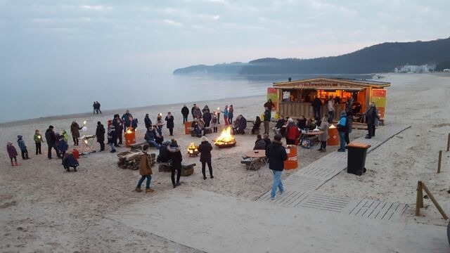 Ferienwohnung in Baabe - MeerWohnung mod. Fewo direkt am Strand mit Pool - Bild 19