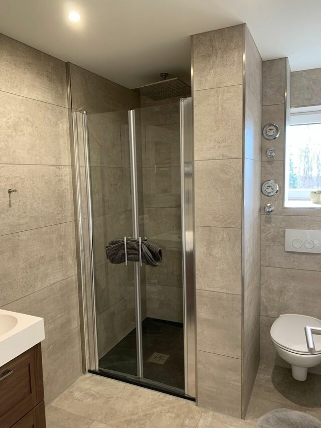 Ferienwohnung in G&ouml;hren - Stilvolle, moderne Ferienwohnung Meerblick G&ouml;hren, Balkon, 2 Schlafzimmer, Hunde Willkommen - Bild 10