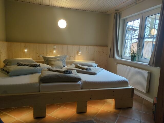 Ferienwohnung in Grube - Erdgeschoss, &uuml;berdachte Terrasse, Familienbett, Holzfu&szlig;boden - Bild 9