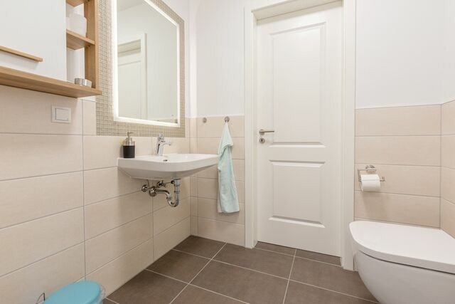 Ferienwohnung in Sellin - Haus Waldidyll, Vergissmeinnicht - Bade- & Erlebniswelt t&auml;glich inklusive - Bild 12